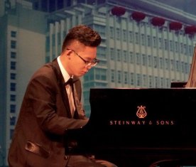 Zhiheng Guo (Piano) - Short Biography
